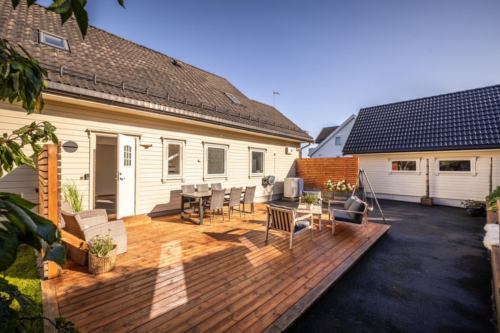 - Se for deg solrike dager her sammen med venner og familie! - Galleribilde