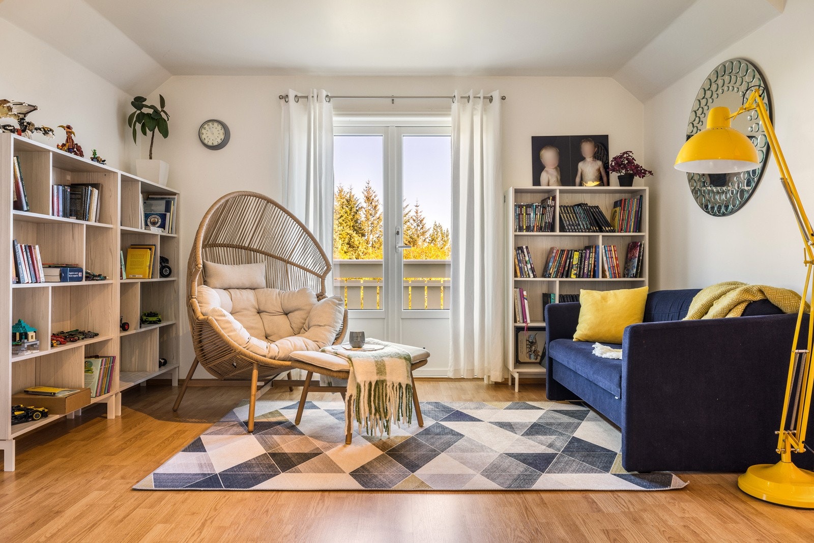 - Et rom som lett kan innredes som kontor eller TV stue - Galleribilde