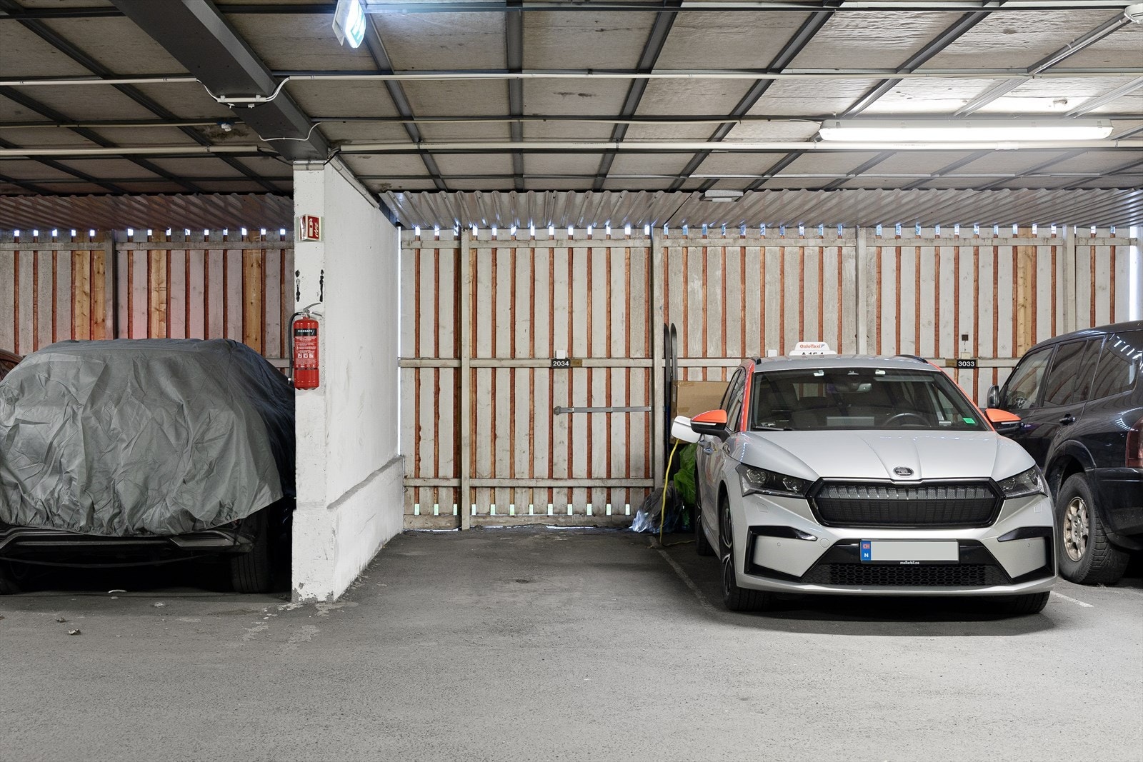 Leiligheten disponerer oppstillingsplass i felles garasjeanlegg - en komfortabel og etterspurt løsning som gir enkel og trygg parkering. Galleribilde