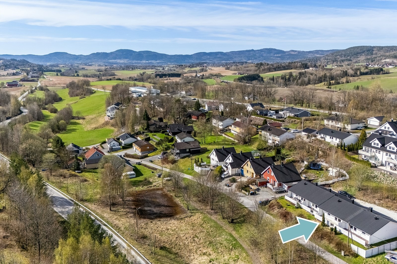 Ekebergfeltet er et etablert og koselig boligområde med eneboligbebyggelse. Galleribilde