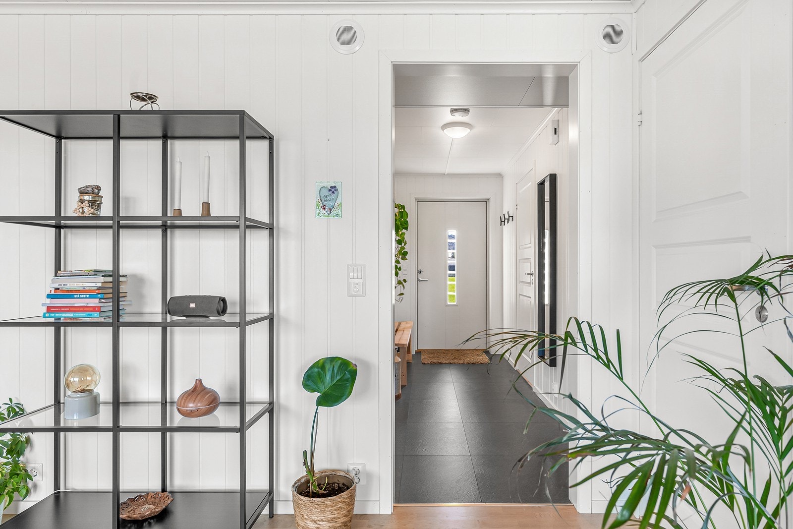 Stue mot gang Galleribilde