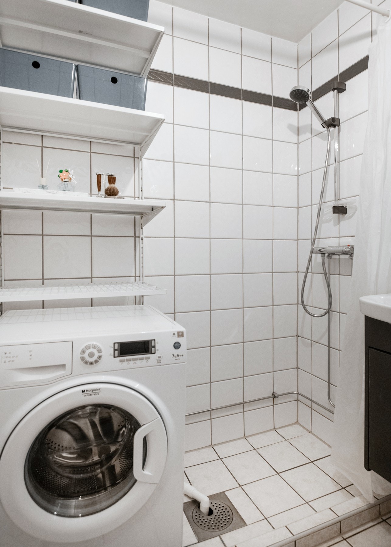 Badet har opplegg for vaskemaskin. Galleribilde