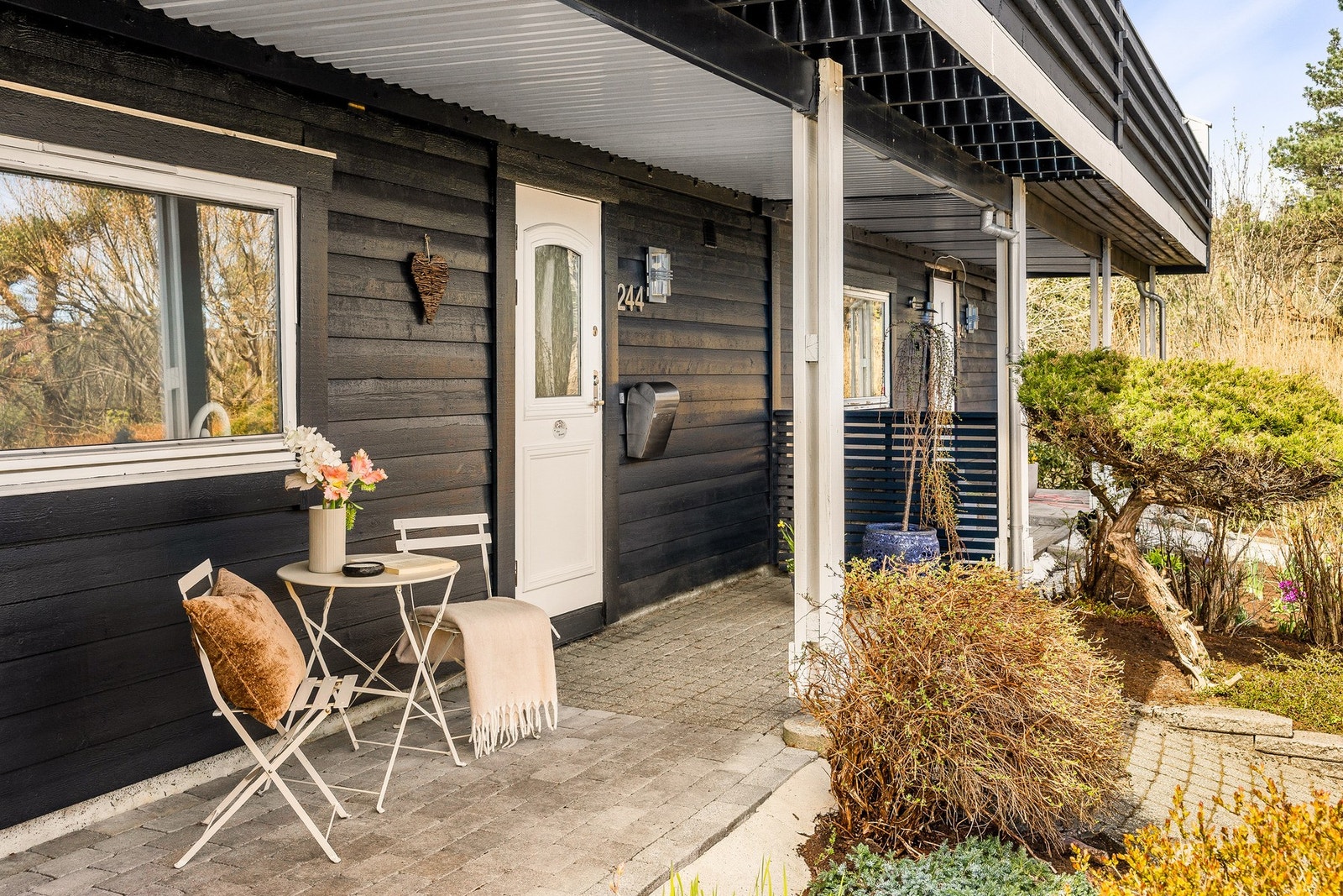 Boligen har en sentral og attraktiv beliggenhet i et meget barnevennlig område. Galleribilde