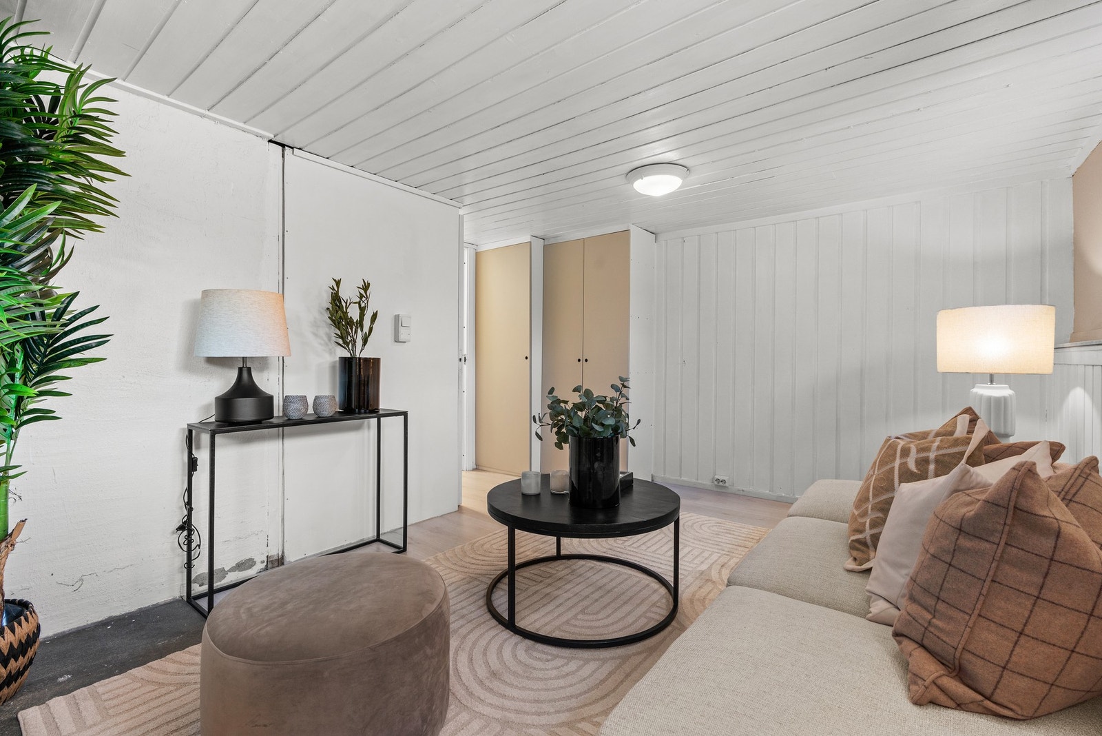 Det er plass til sofa- og medieløsninger. Galleribilde