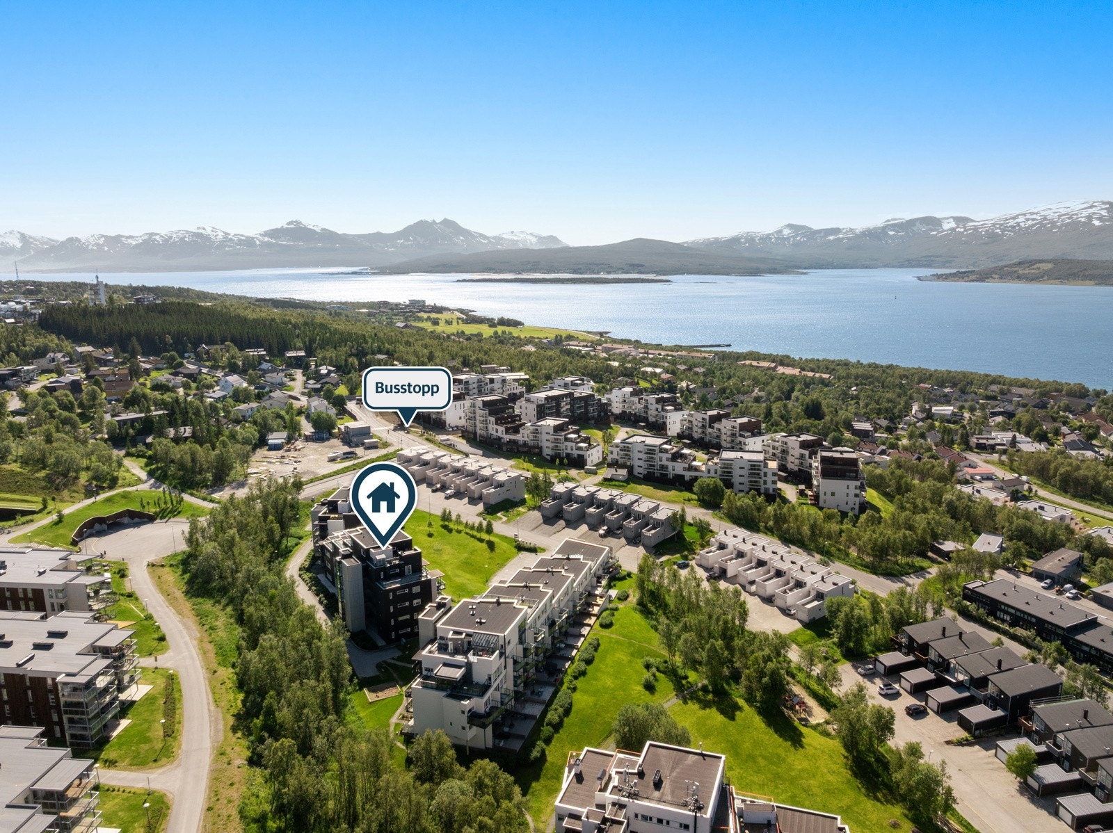 Leiligheten ligger i 4.etasje med endebeliggenhet.