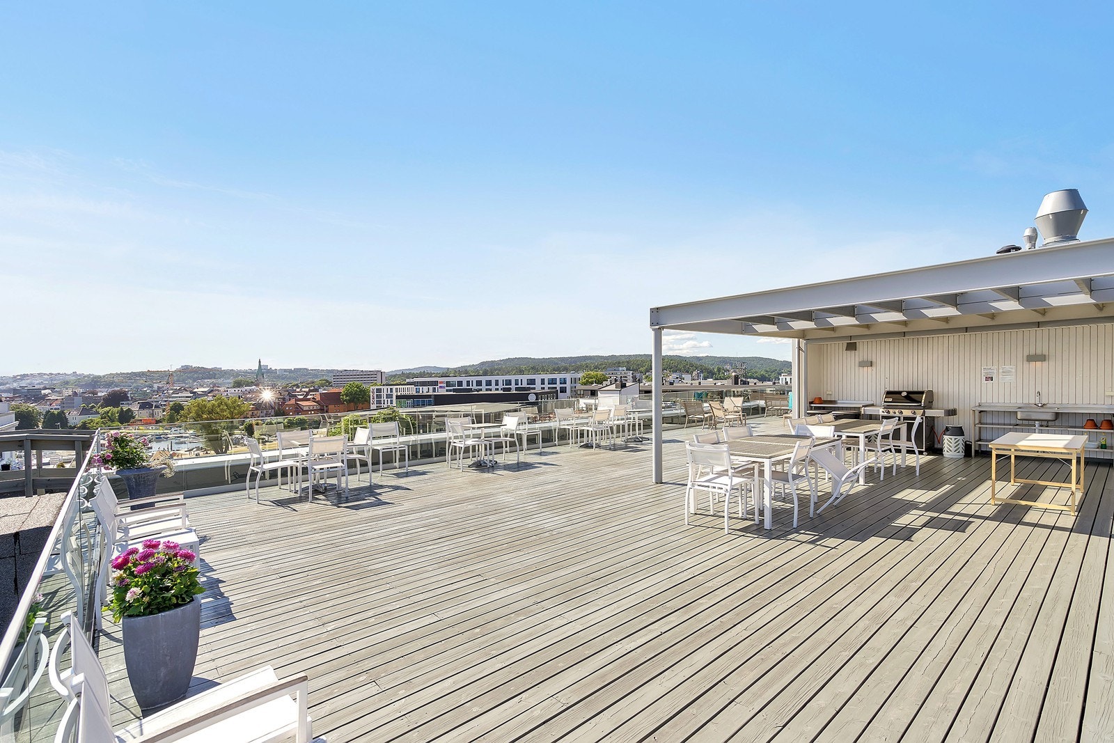 Felles takterrasse for beboerne med fantastisk utsikt Galleribilde