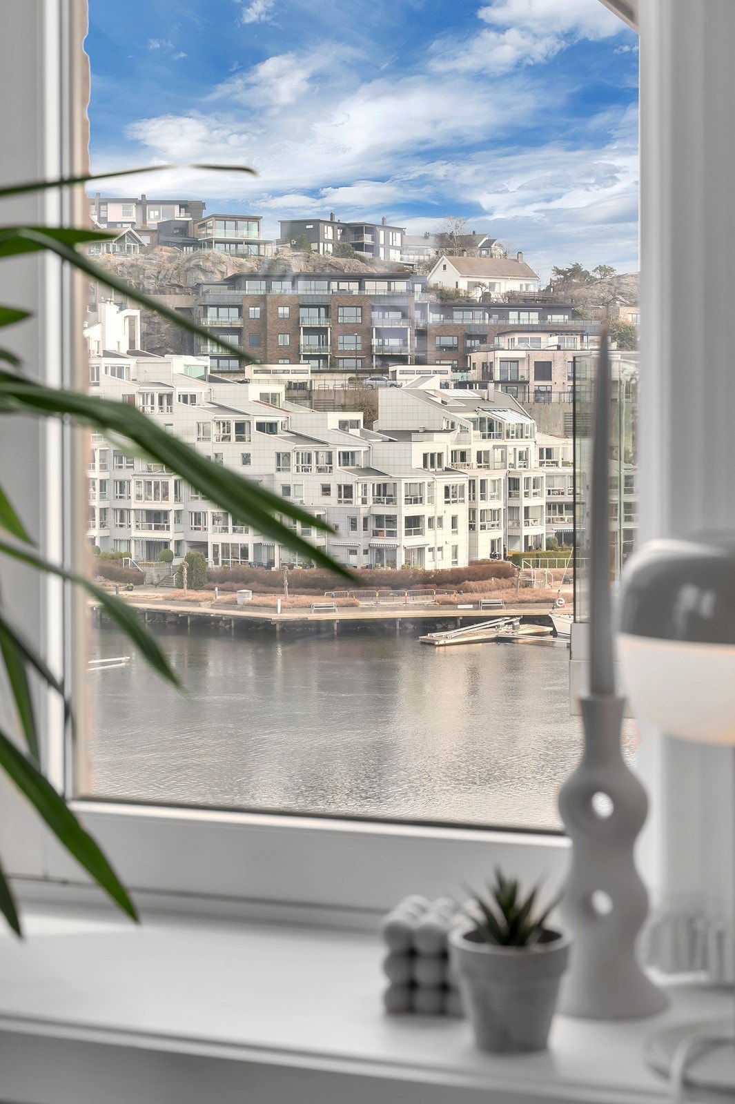 Utsikt fra stuevindu Galleribilde