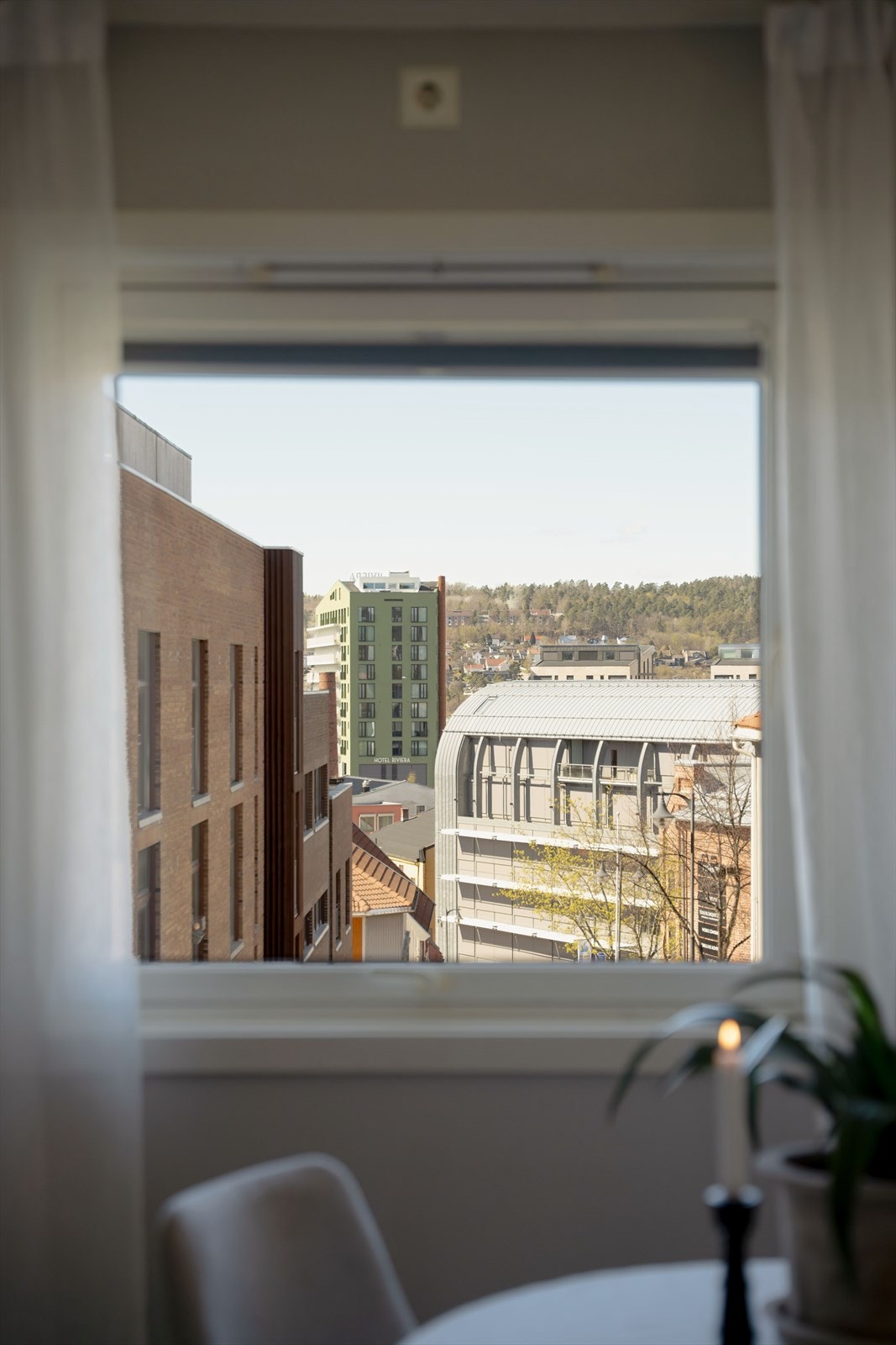 Fra kjøkkenet ser man ned mot Møllebyen. Galleribilde