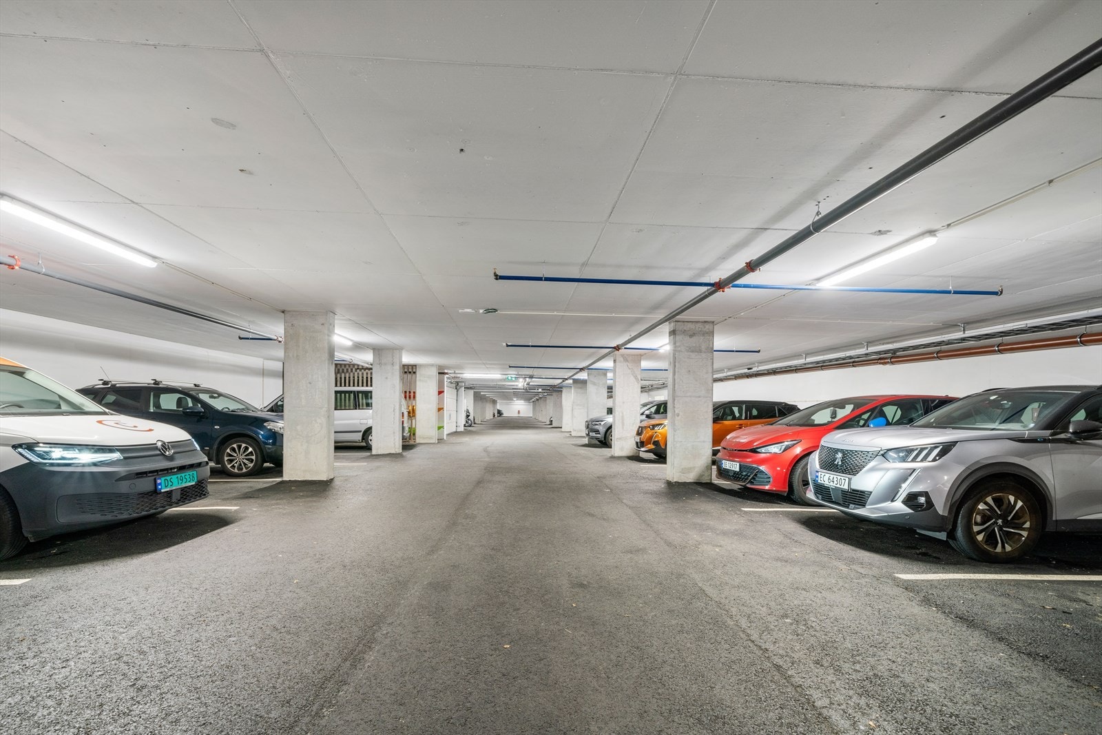 Garasjeplass i felles anlegg Galleribilde