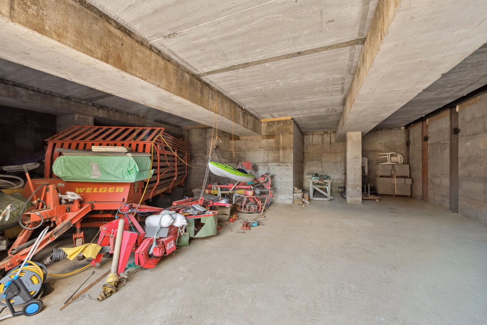 Kjellerrom under det tidligere fjøset Galleribilde