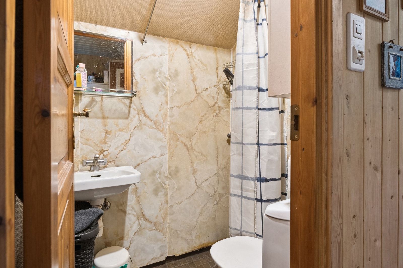Badet i leilighet 2 i Solliveien 119 Galleribilde
