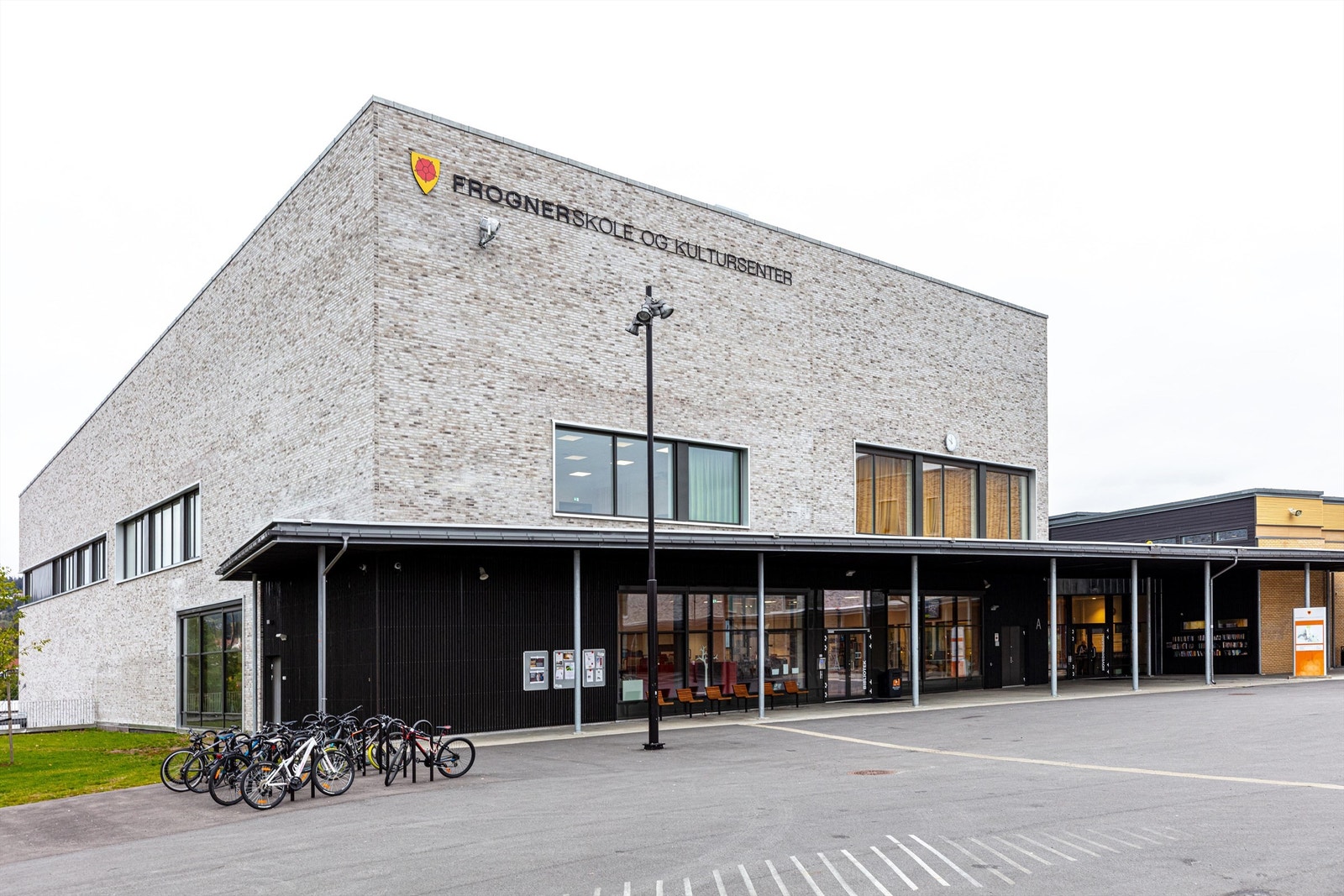 Kort vei til Frogner skole (1-10. trinn), som ligger ca. 1,2 km fra boligen. Galleribilde