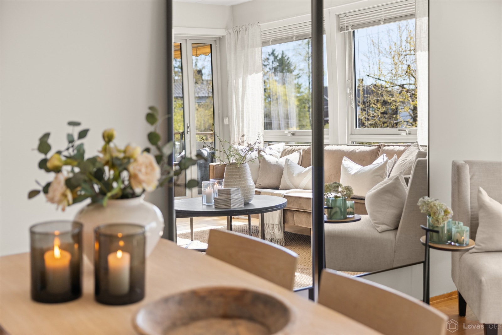 En lys og pen leilighet med malte flater og god takhøyde. Galleribilde