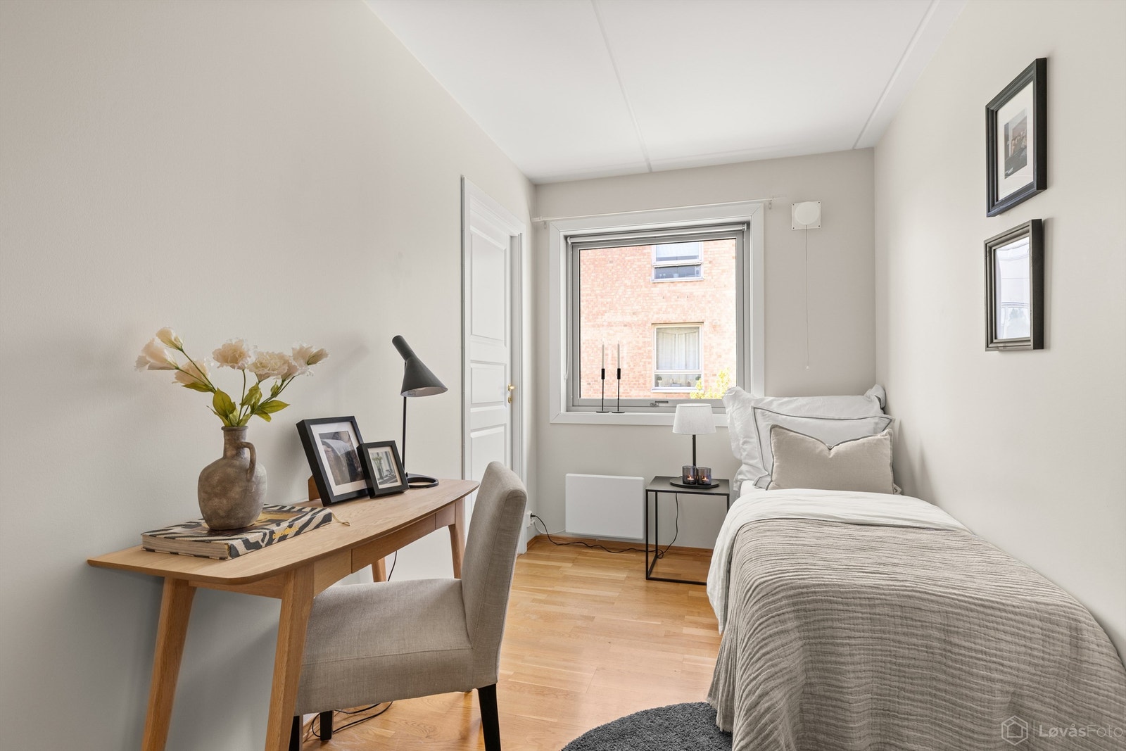 Det andre soverommet egner seg godt som barnerom, gjesterom eller kontor. Galleribilde