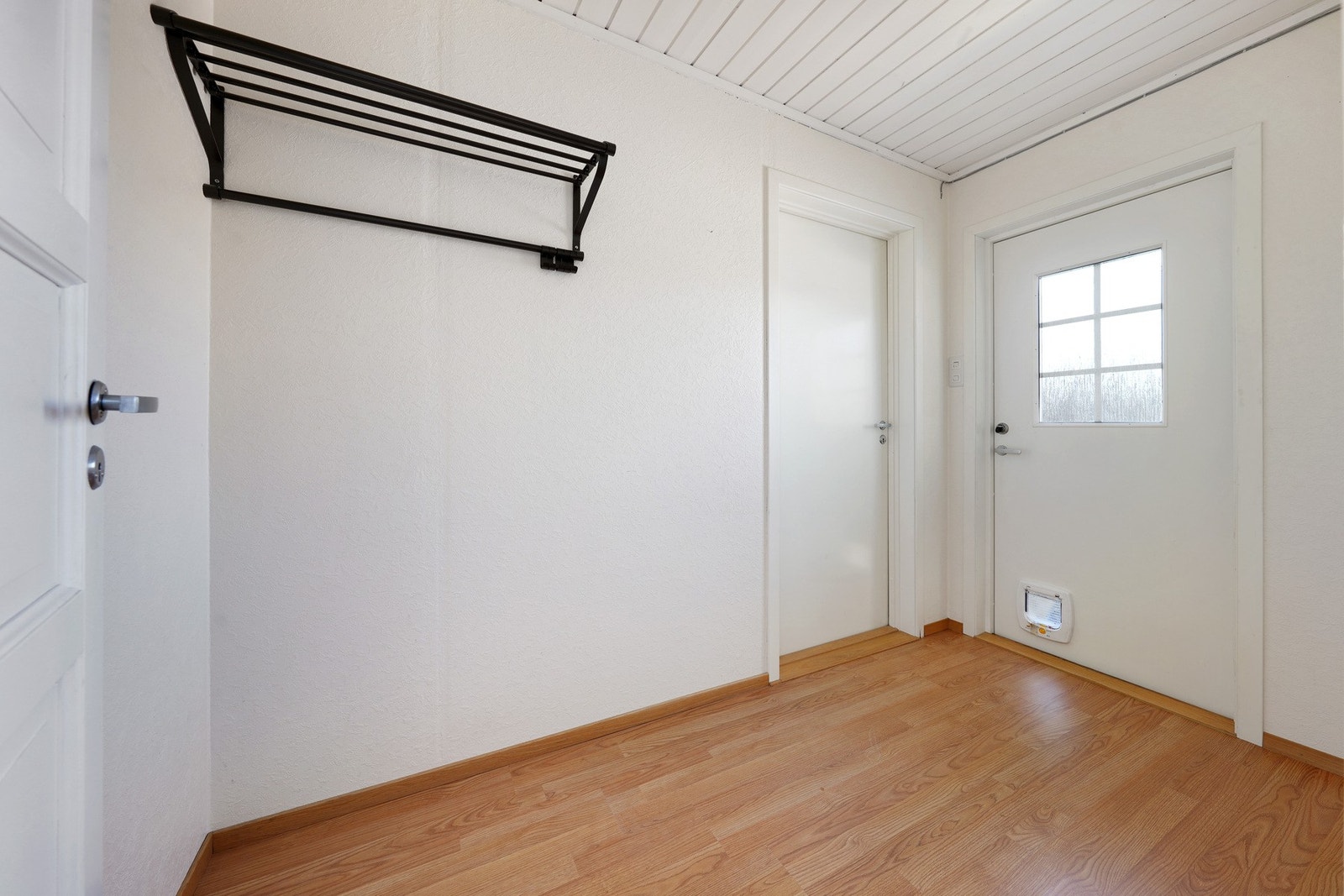 Egen inngang i underetasje. Utleiedelen har helt separat inngang. Galleribilde
