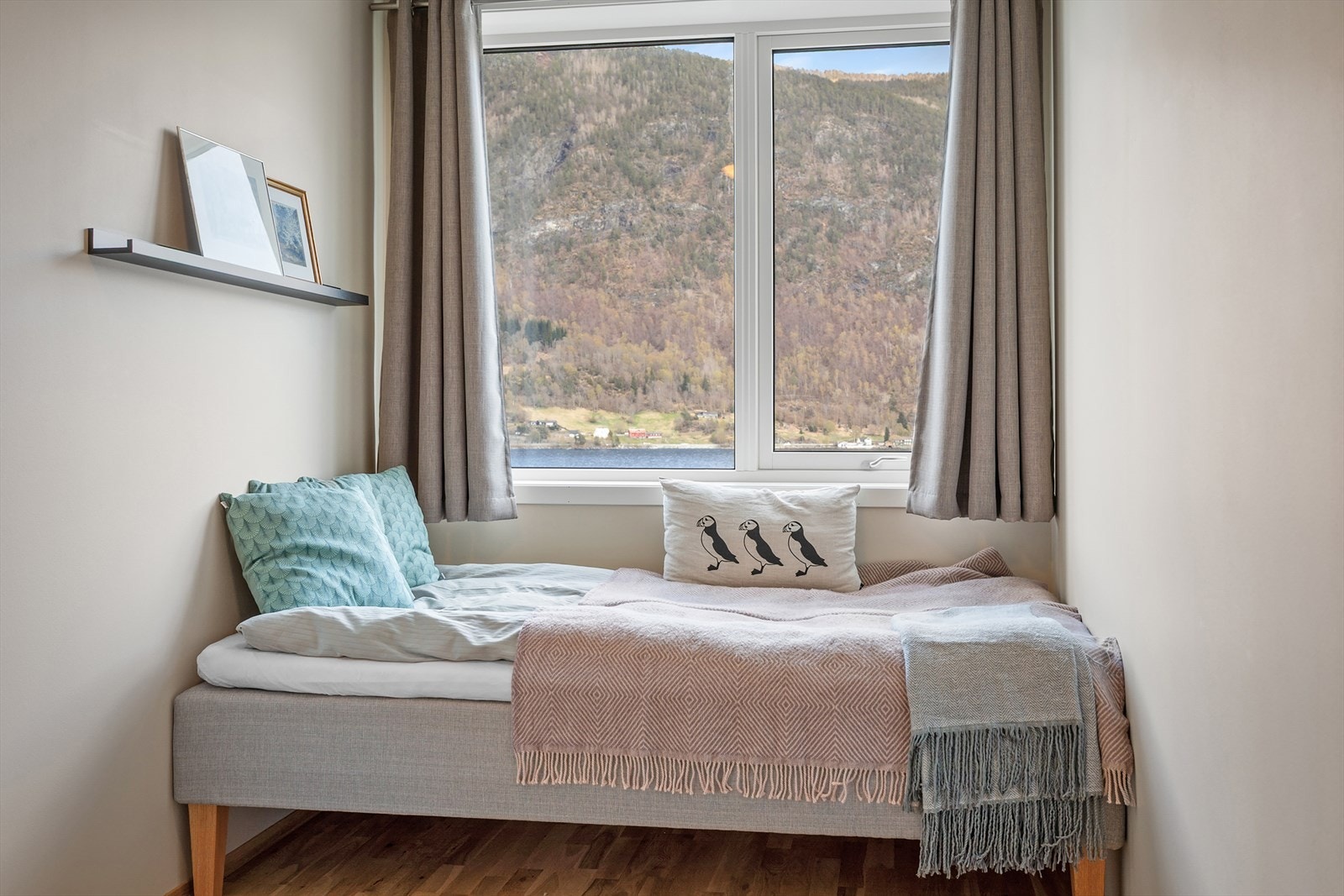 Soverom 2 - her med 120 cm seng Galleribilde
