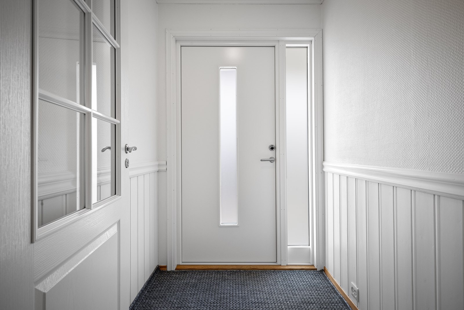 Lys og innbydende entré. Galleribilde