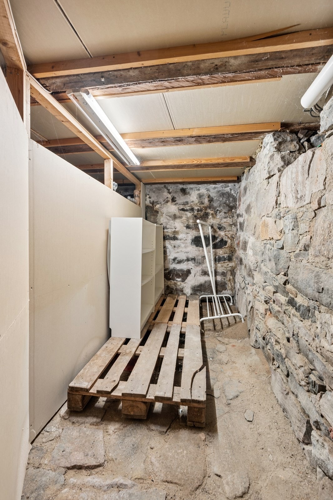 Bod i kjeller Galleribilde