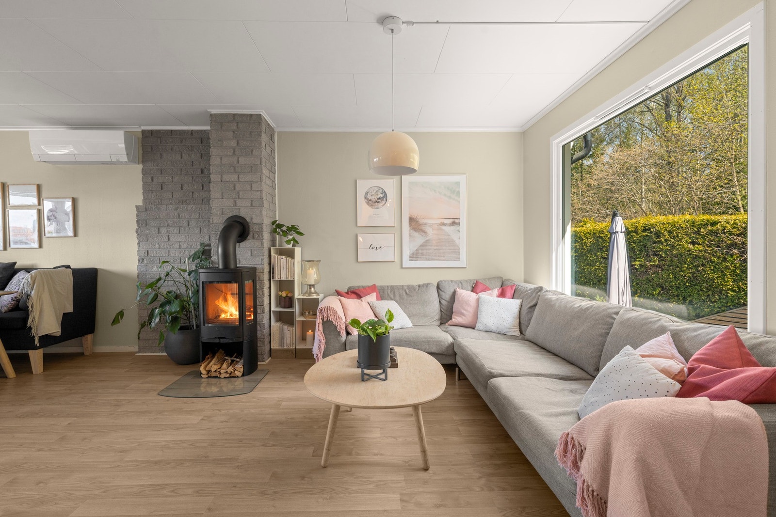 God plass til både sofagruppe og spisebord Galleribilde