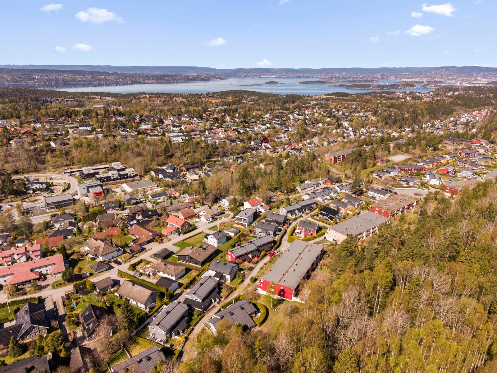 Oversiktsbilde av eiendommen og nærområdet Galleribilde