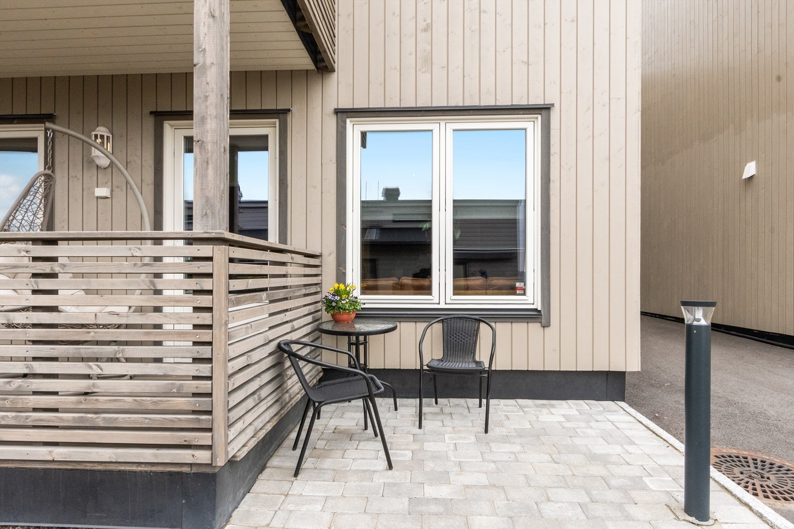 Koselig krok som er ypperlig for formiddagssol og en kaffe! Galleribilde