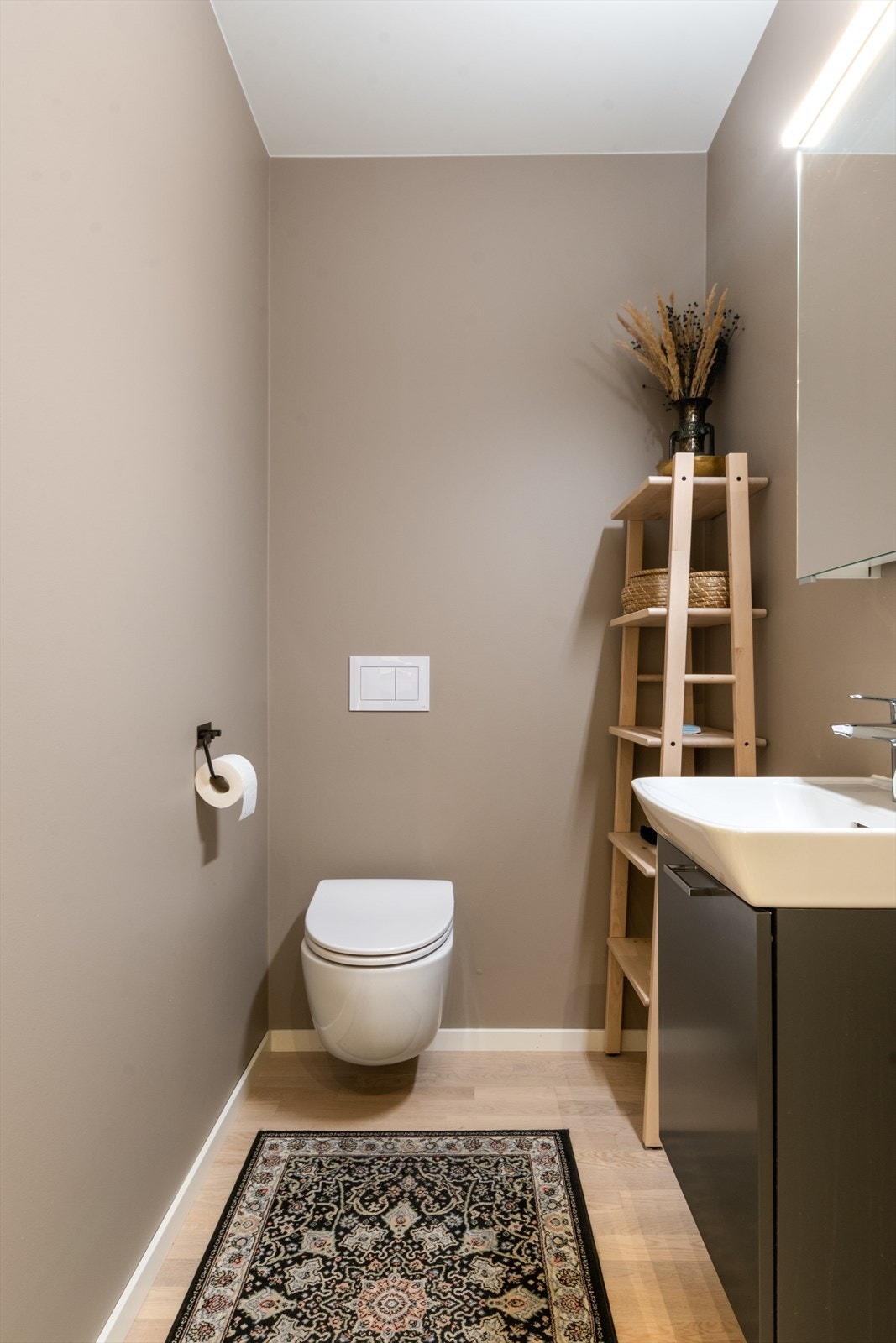 Separat toalettrom for gjestene! Galleribilde