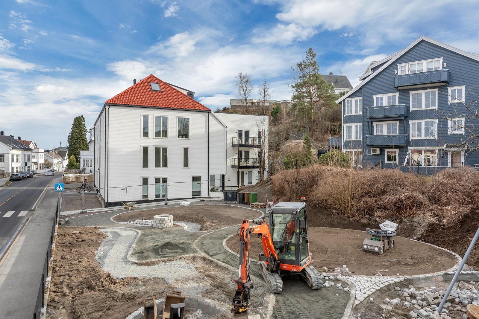 Ved siden av sameiet opparbeider utbygger en flott park for område Galleribilde