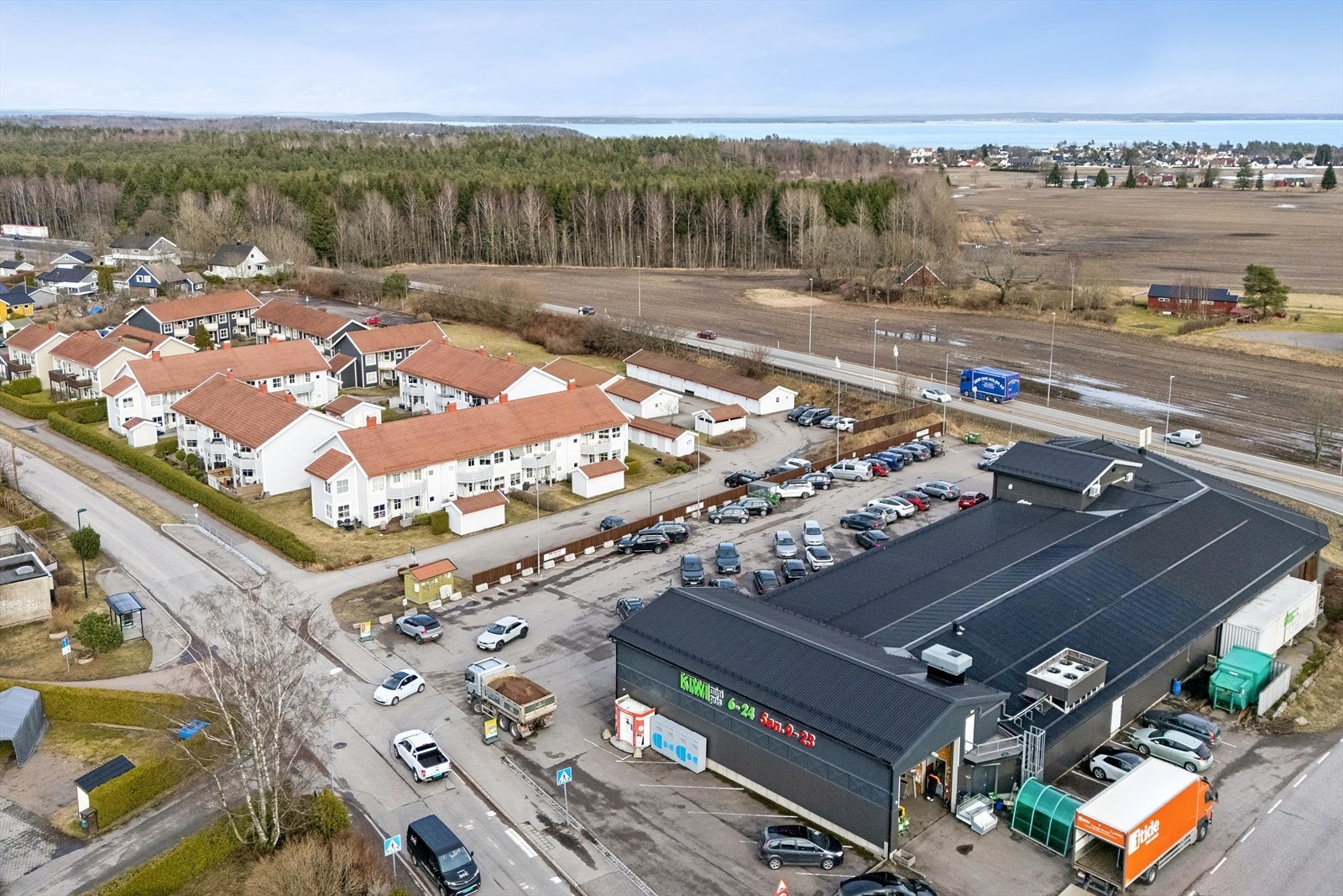 Her er også kort avstand til fine turområder og rekreasjonsmuligheter i omkringliggende skogsområde. Galleribilde