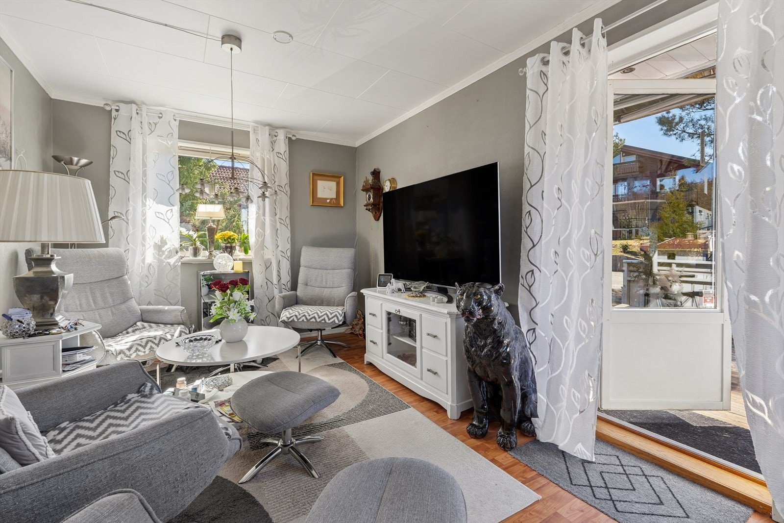 stue med adkomst til terrasse Galleribilde
