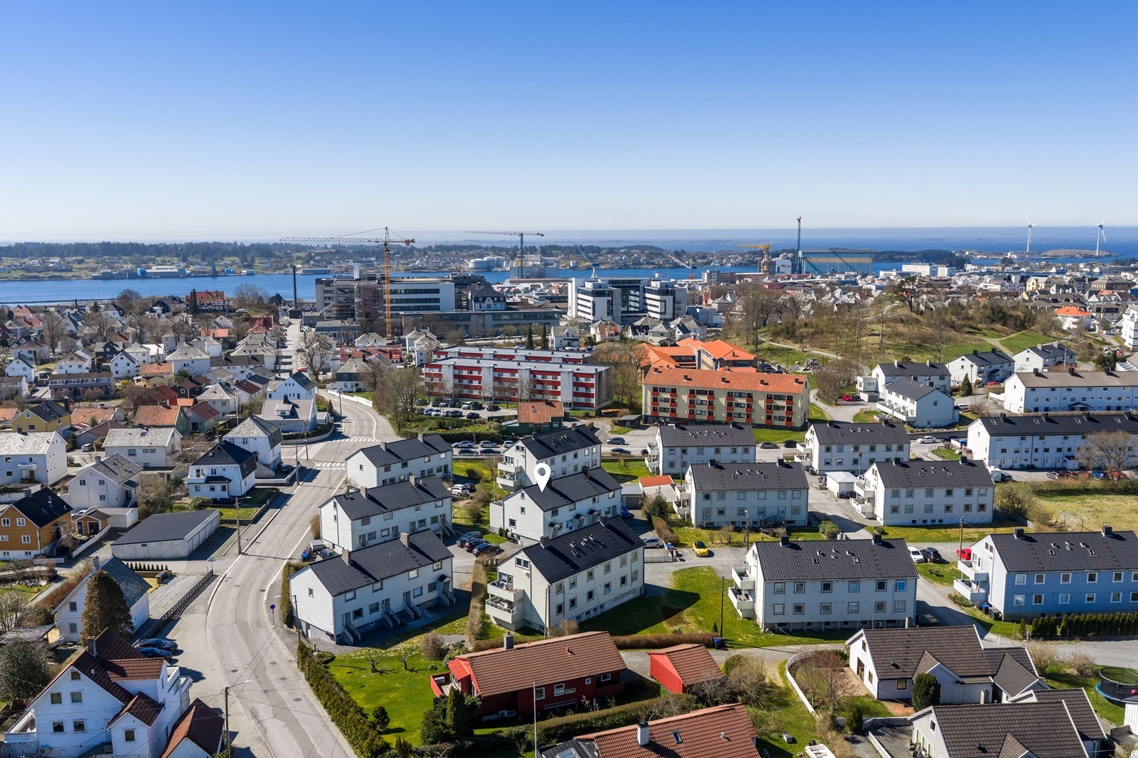 Oversiktsbilde hvor en ser Hollenderhaugen og sjukehuset. Galleribilde