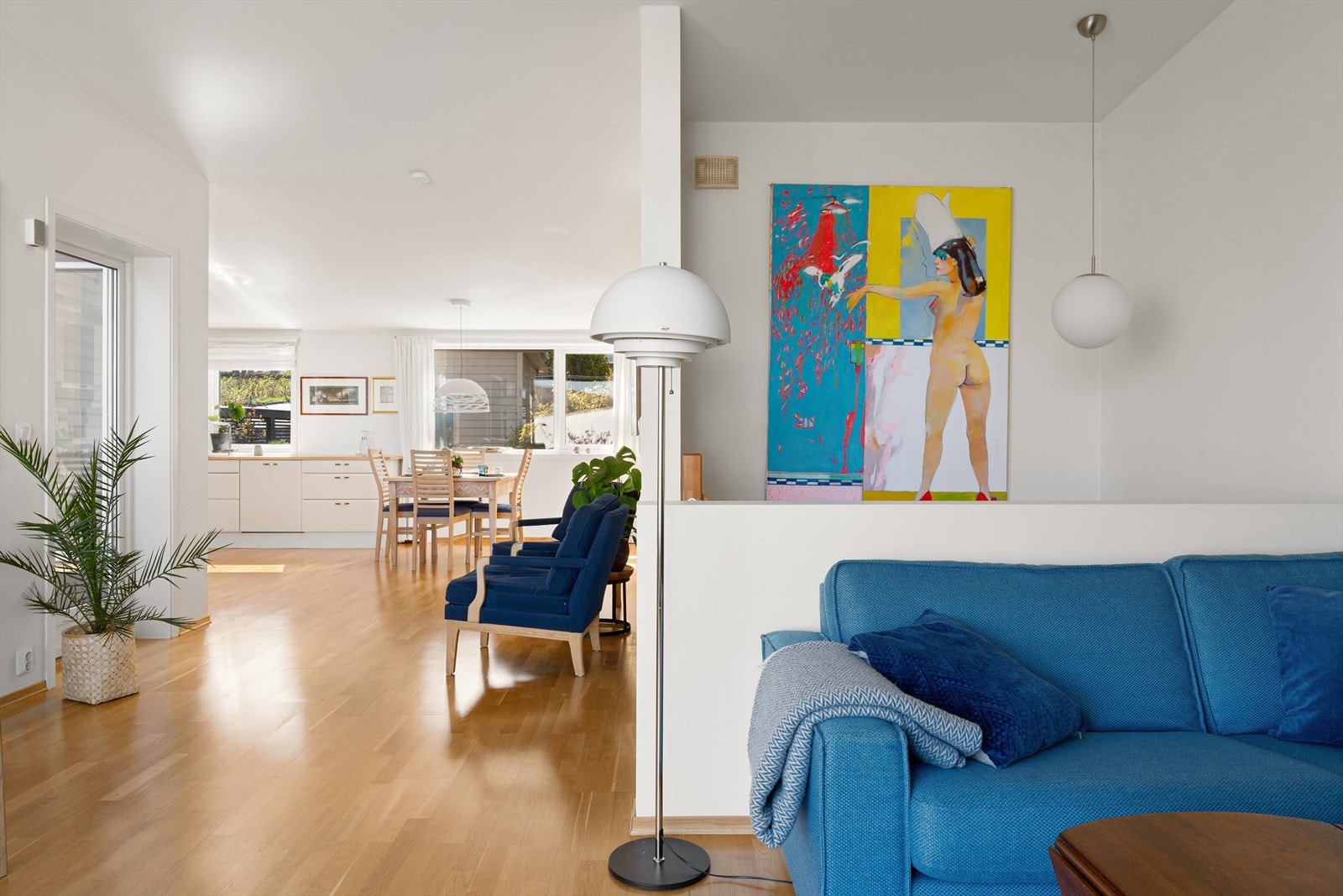 Velkommen til Boremarkveien 3 - en innbydende og moderne bolig med gjennomgående høy standard og gode planløsninger. Galleribilde