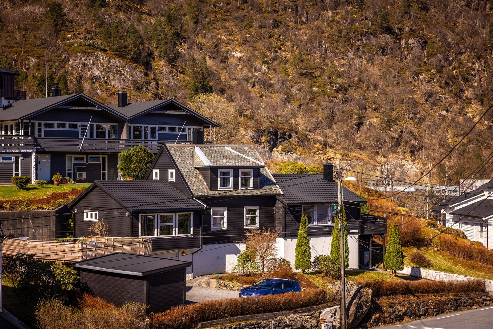 En innholdsrik halvpart av en tomannsbolig i et etablert og familievennlig nabolag. Galleribilde