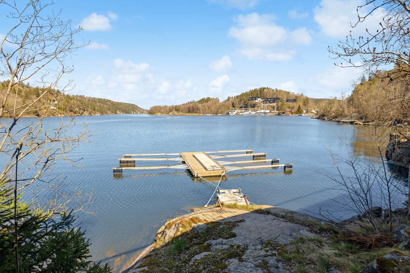 Eget bryggeanlegg understreker den maritime tilknytningen og mulighetene for båtliv. Galleribilde