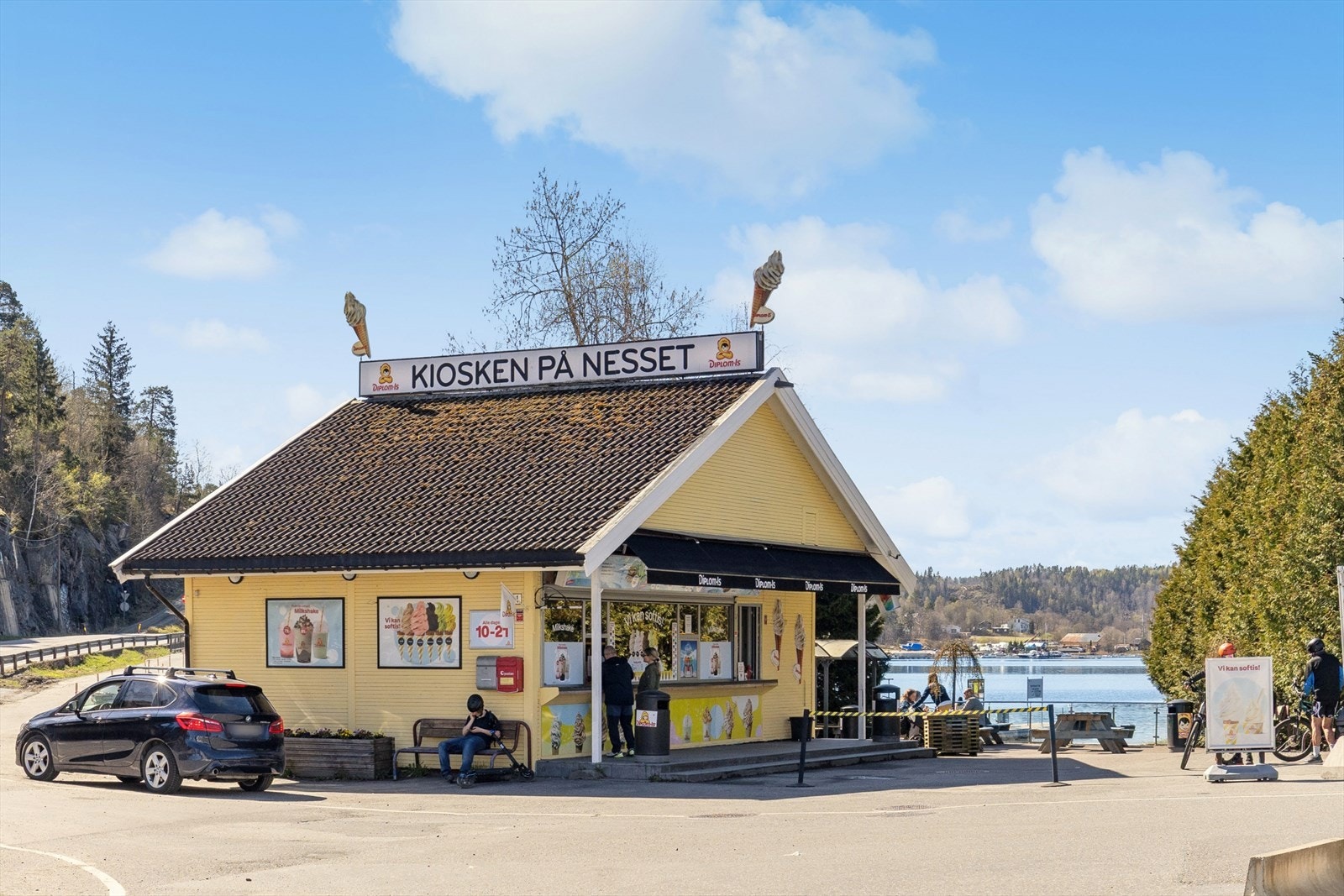 Kiosken på Nesset er et hyggelig samlingspunkt i nabolaget, kun en kort spasertur unna. Galleribilde