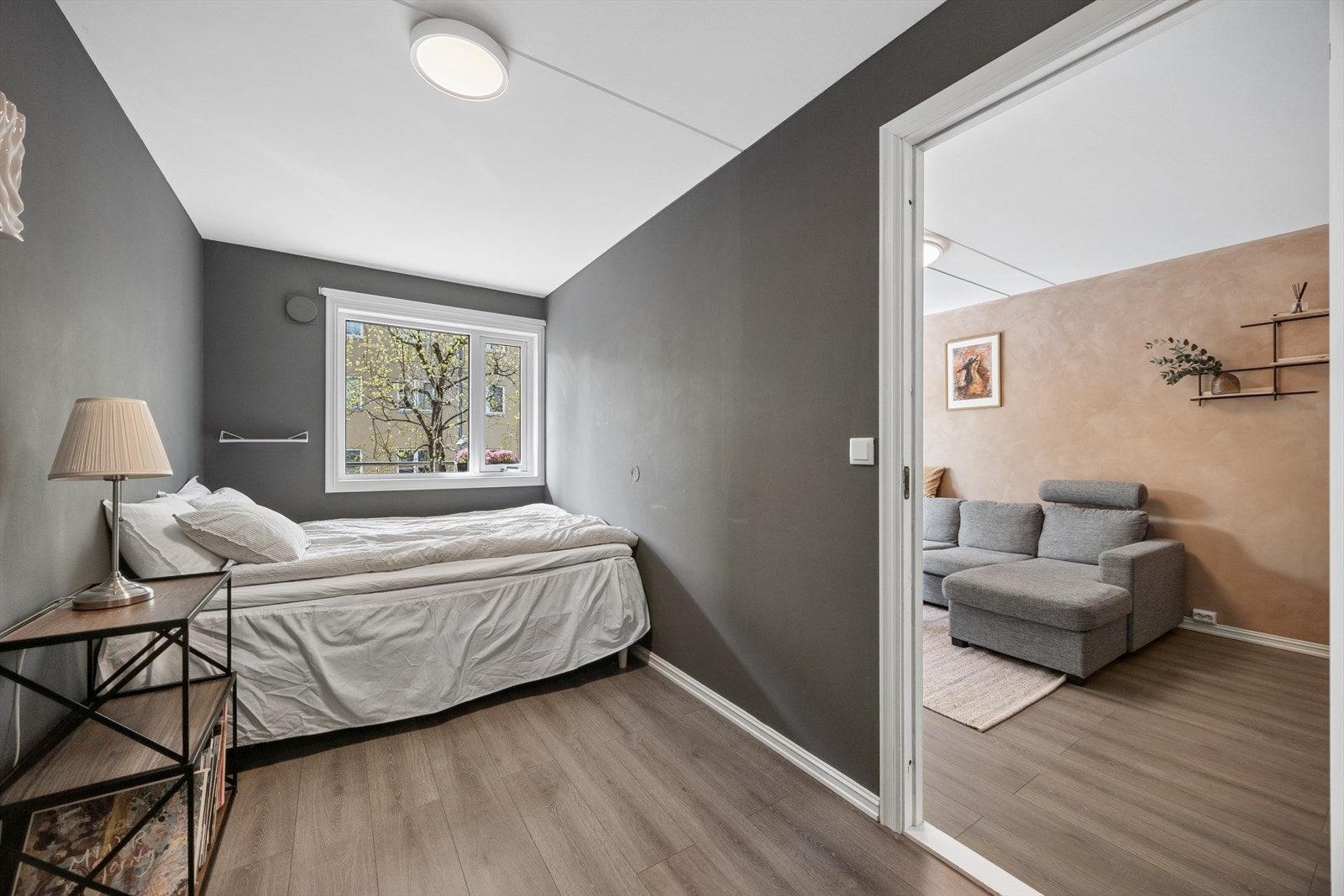 Leiligheten har to gode soverom med fine innredningsmuligheter og hver sin garderobeløsning. Galleribilde