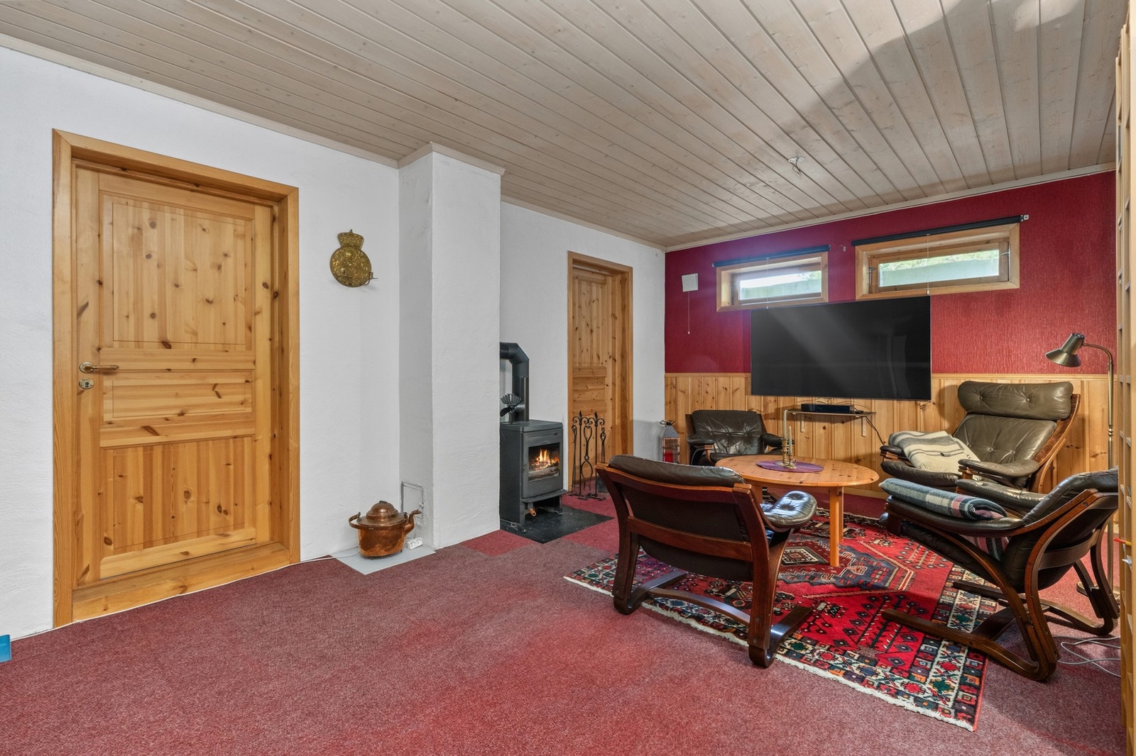 Peisestue | rent brennende peisovn fra ca. 2008 Galleribilde
