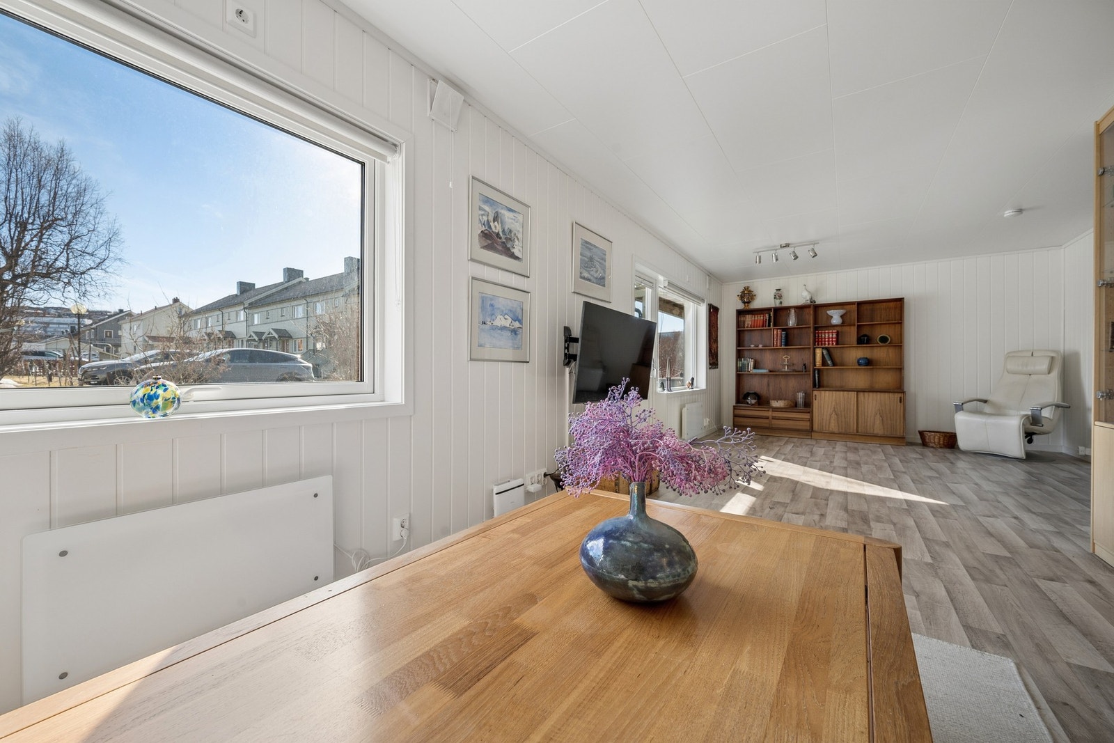 I stuen er det plass for å etablere flere sosiale soner Galleribilde
