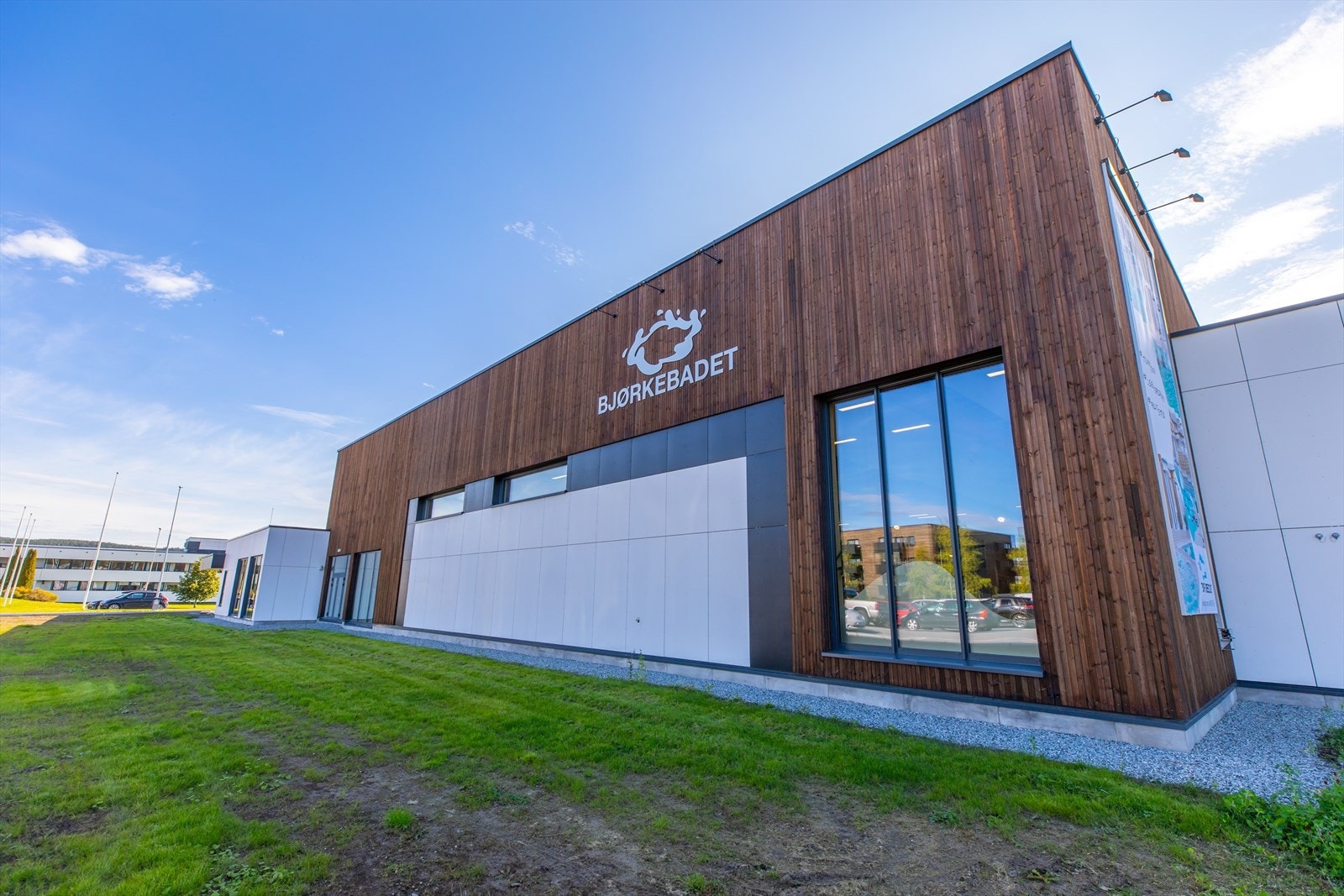 Høsten 2018 åpnet den nye svømmehallen med svømme- og terapibasseng. Galleribilde