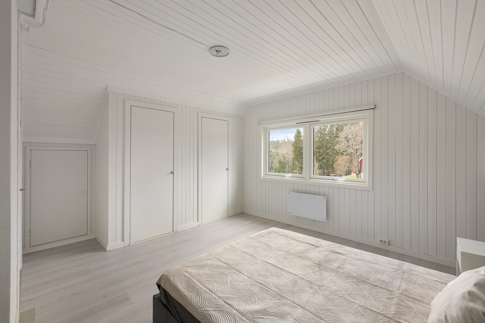 Dette rommet har i tillegg en innebygd garderobeløsning. Galleribilde