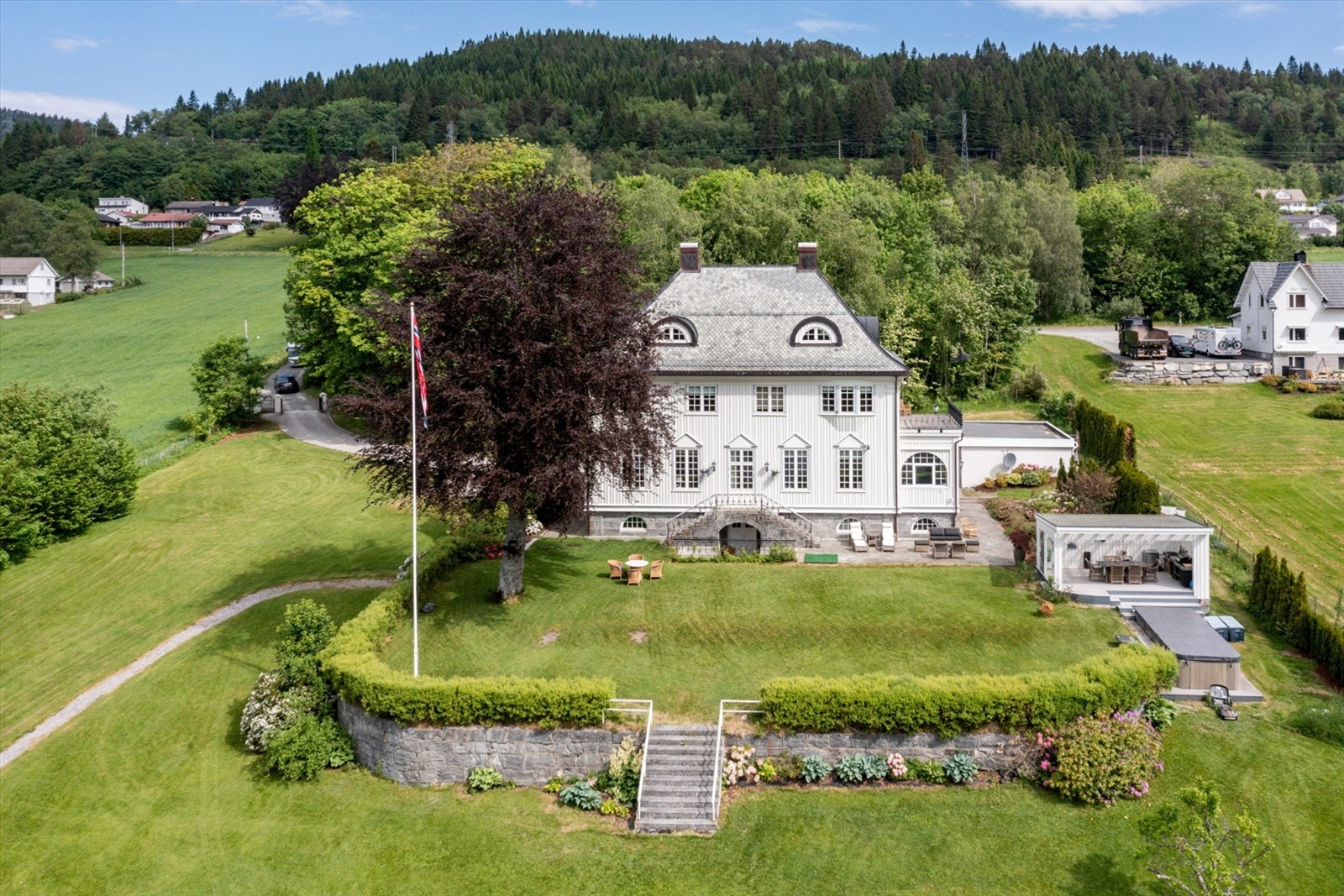 En sjelden mulighet til å erverve en av Sunnmøres flotteste strandeiendommer Galleribilde