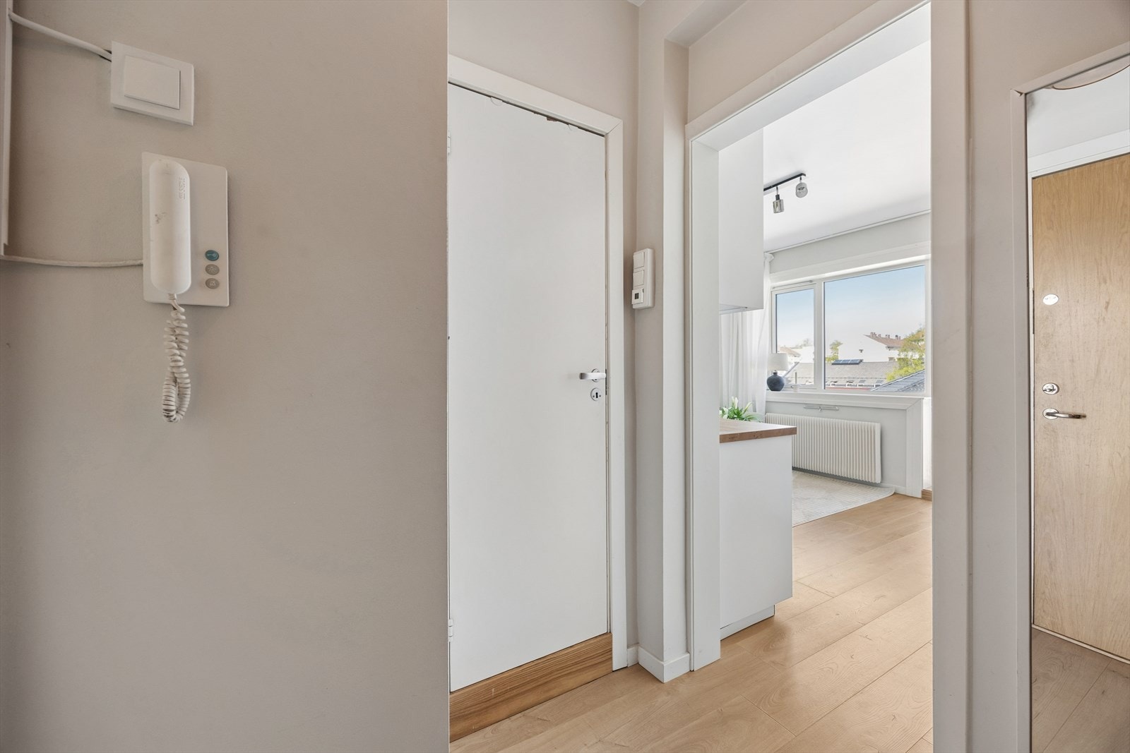 Leiligheten disponerer én bod på loftet på ca. 2 m² og én bod i kjelleren på ca. 3 m². Galleribilde