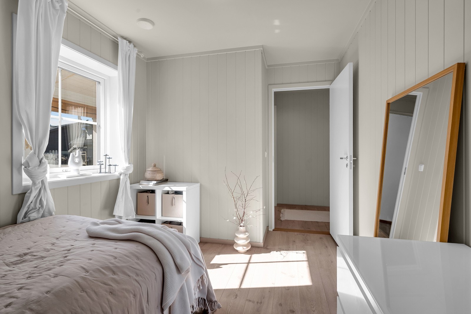 Greit med plass til å sette inn garderobe Galleribilde