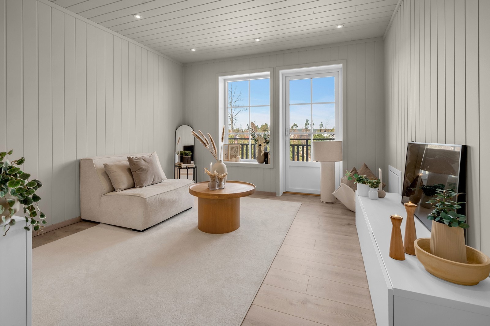 Loftstue med utgang til balkong Galleribilde
