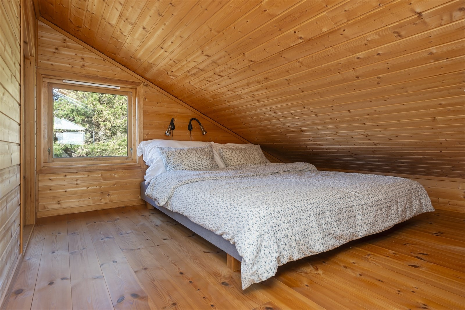 Innredet rom loft Galleribilde
