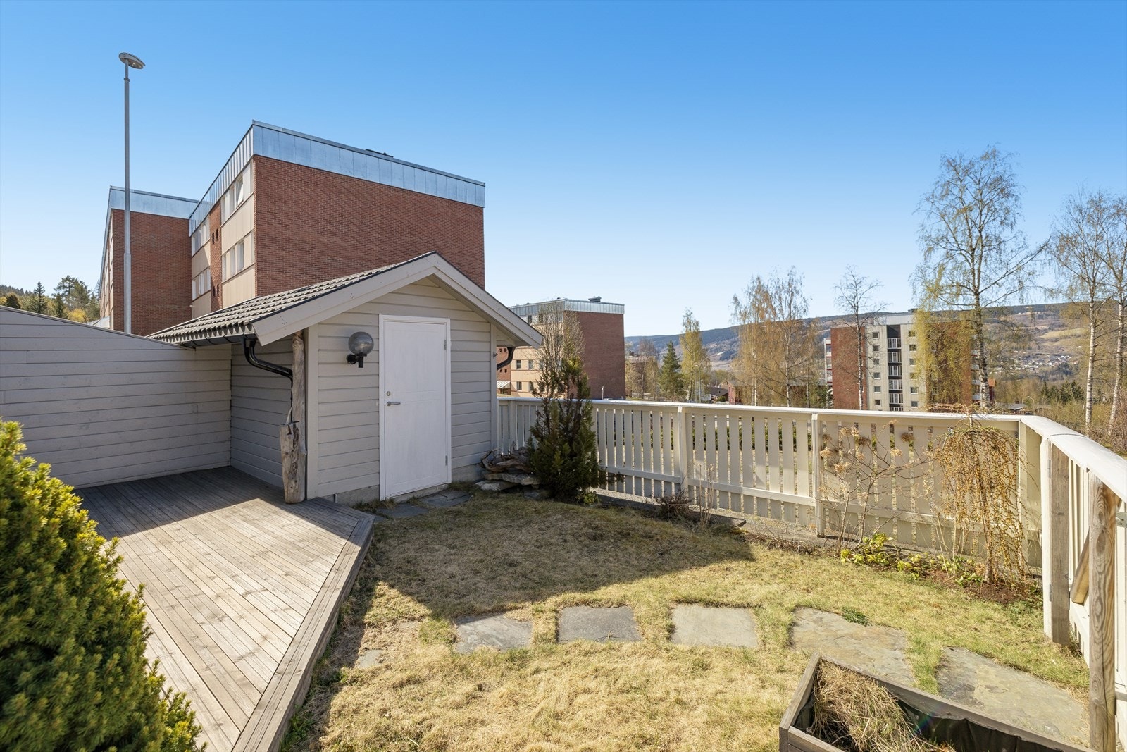 Leiligheten disponerer en halvpart av en felles utebod på 5 m². Galleribilde