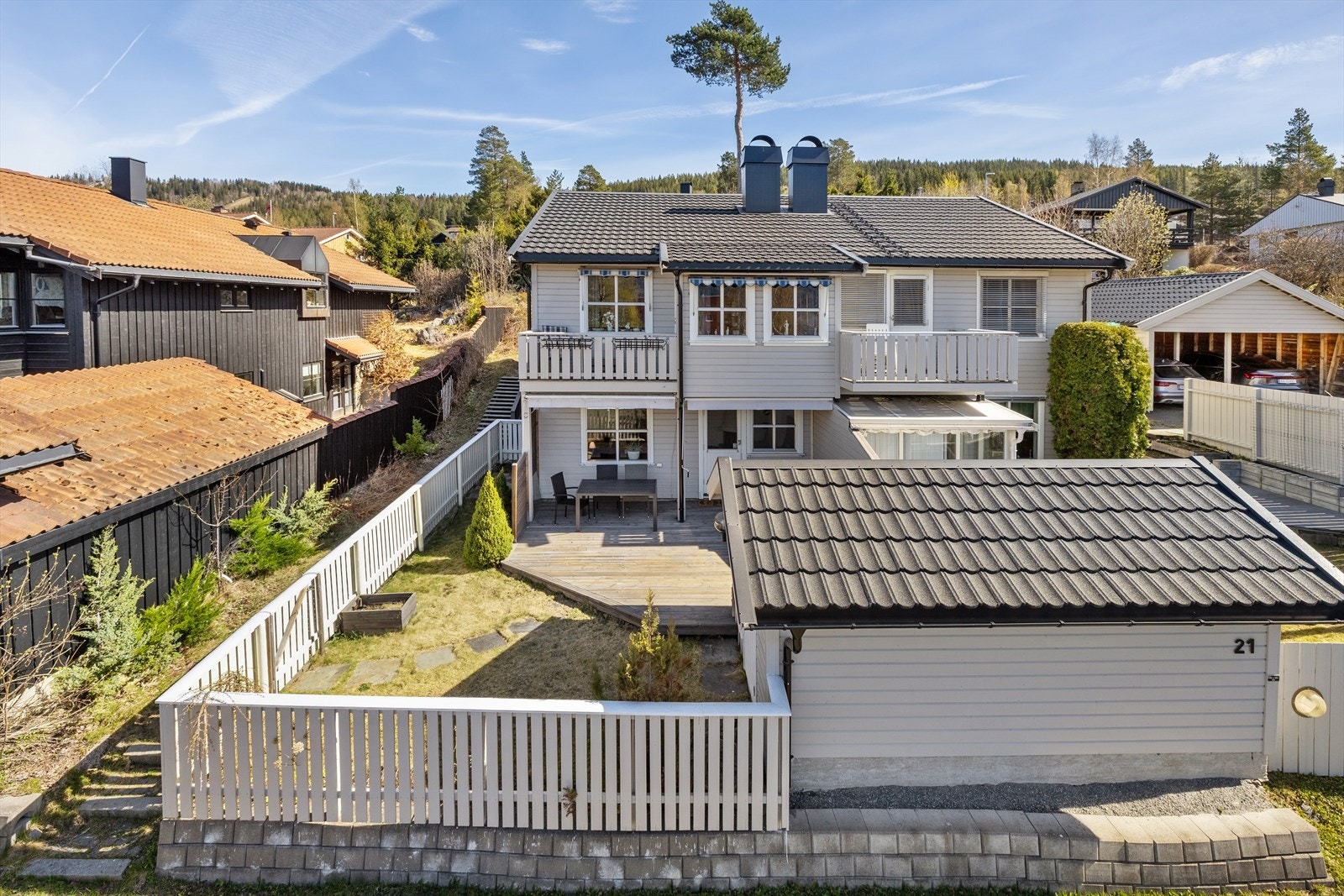 Fra eiendommen er det gangavstand til Maihaugen, sykehuset og Lillehammer sentrum. Galleribilde