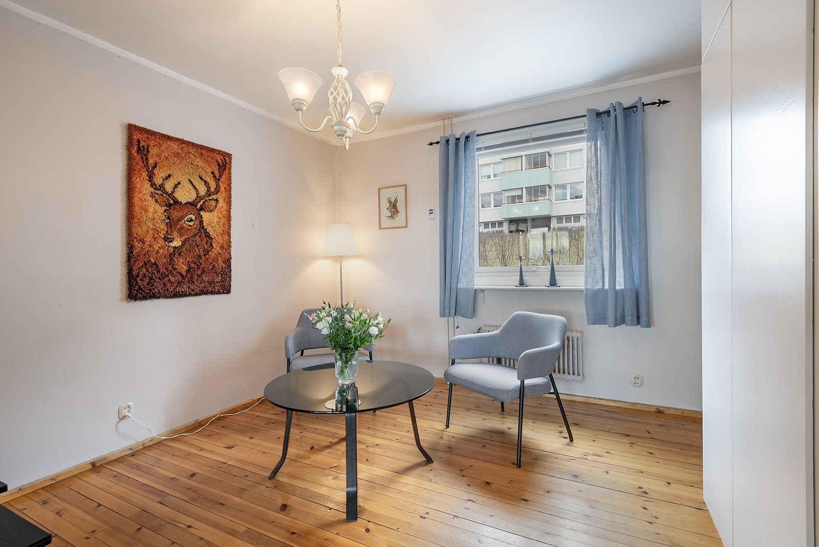 Lysmalte flater. Galleribilde
