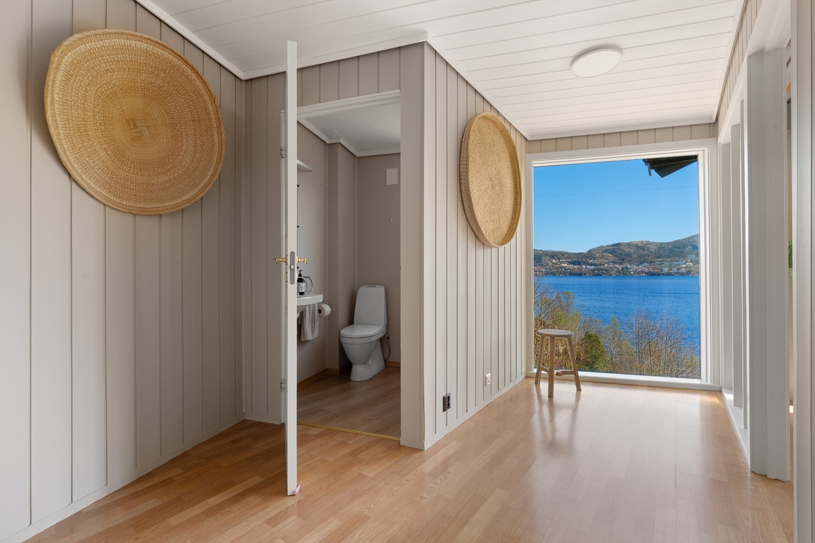 - Separat toalettrom - svært praktisk når man er flere - Galleribilde