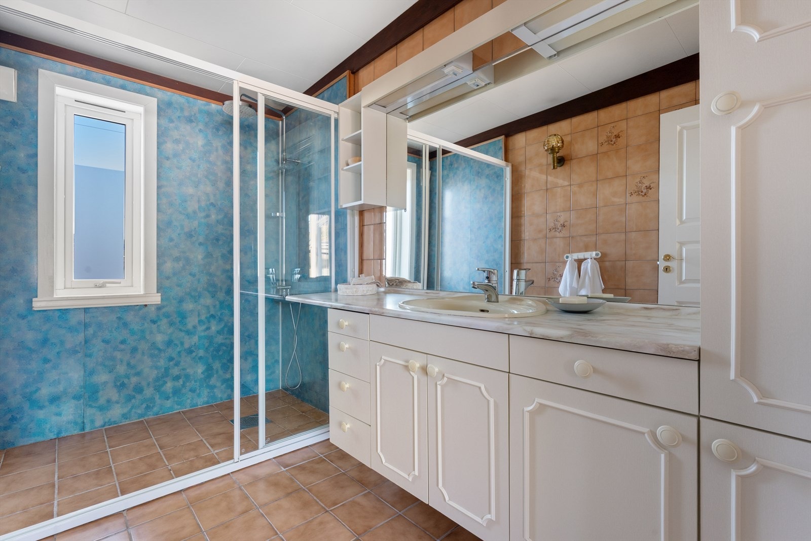 - Badet måler 5,1 m² - Galleribilde