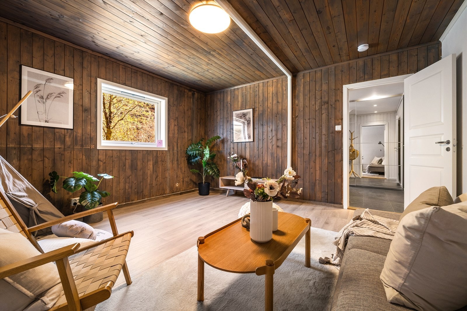 Dette rommet er perfekt som et ekstra oppholdsrom for barnefamilien eller ungdommen i hus. Galleribilde